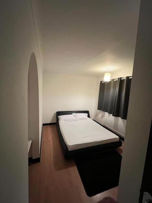 Cheerful 3 Bed House With Free Parking. Villa Nottingham Exterior foto