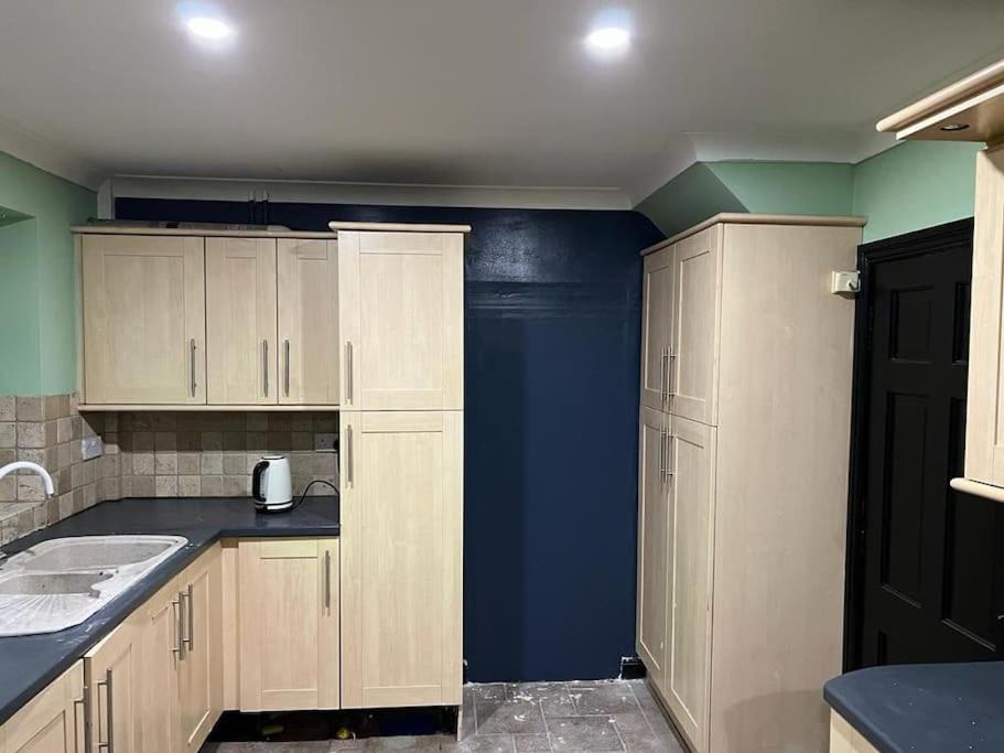 Cheerful 3 Bed House With Free Parking. Villa Nottingham Exterior foto